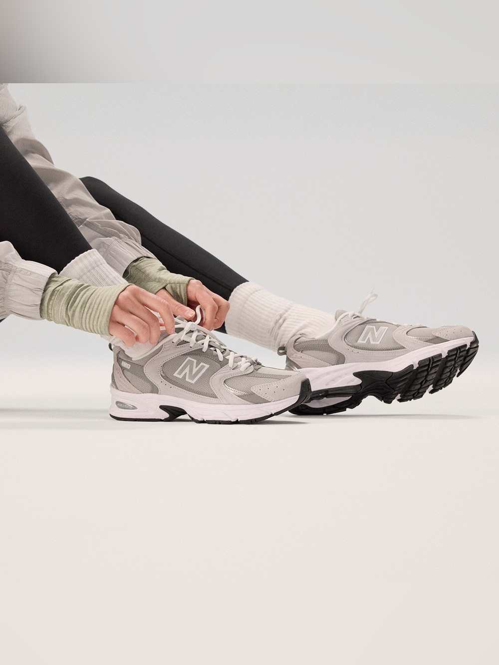 New Balance 530 Raincloud Grey White MR530CK Women's size 8-10 - Picture 3 of 8